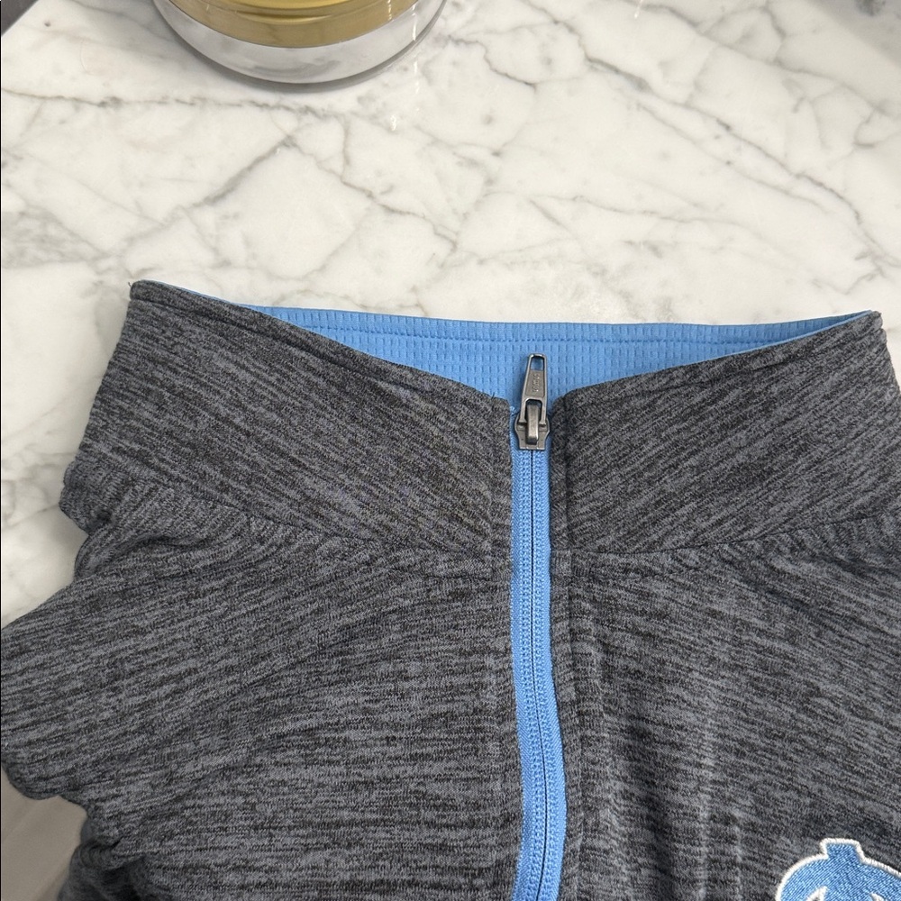 UNC Men's Logo Quarter Zip Lightweight Pullover size Large (42-44) - Picture 8 of 8